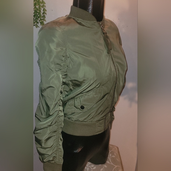 Bershka Olive Green Bomber Style Jacket XS - Picture 2 of 8